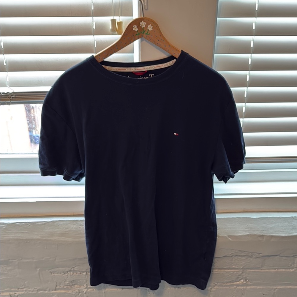 Tommy Hilfiger Men's Navy T-Shirt
